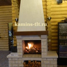 Живой огонь в деревянном доме